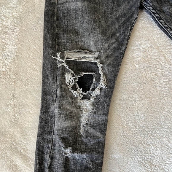 Raw hem grey, Zara jeans - Picture 2 of 6